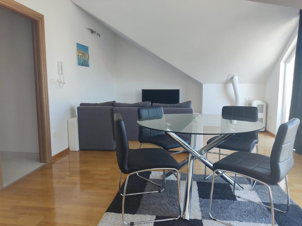Sunny Attic Apartment With Balcony & Modern City Apartment With Outdoor Area, No Balcony Trogir Ngoại thất bức ảnh