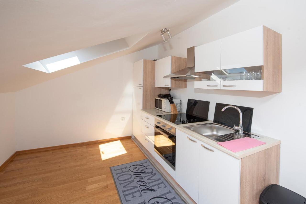Sunny Attic Apartment With Balcony & Modern City Apartment With Outdoor Area, No Balcony Trogir Ngoại thất bức ảnh