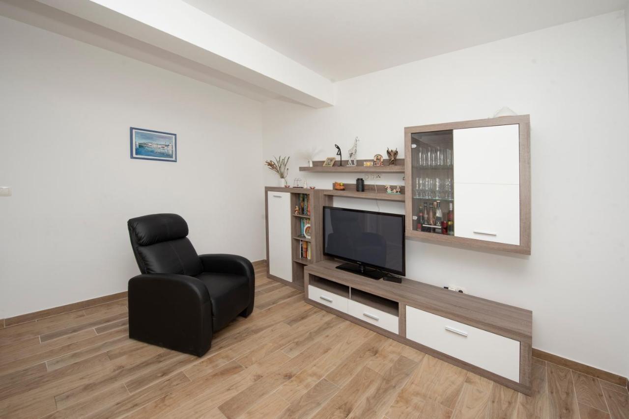Sunny Attic Apartment With Balcony & Modern City Apartment With Outdoor Area, No Balcony Trogir Ngoại thất bức ảnh