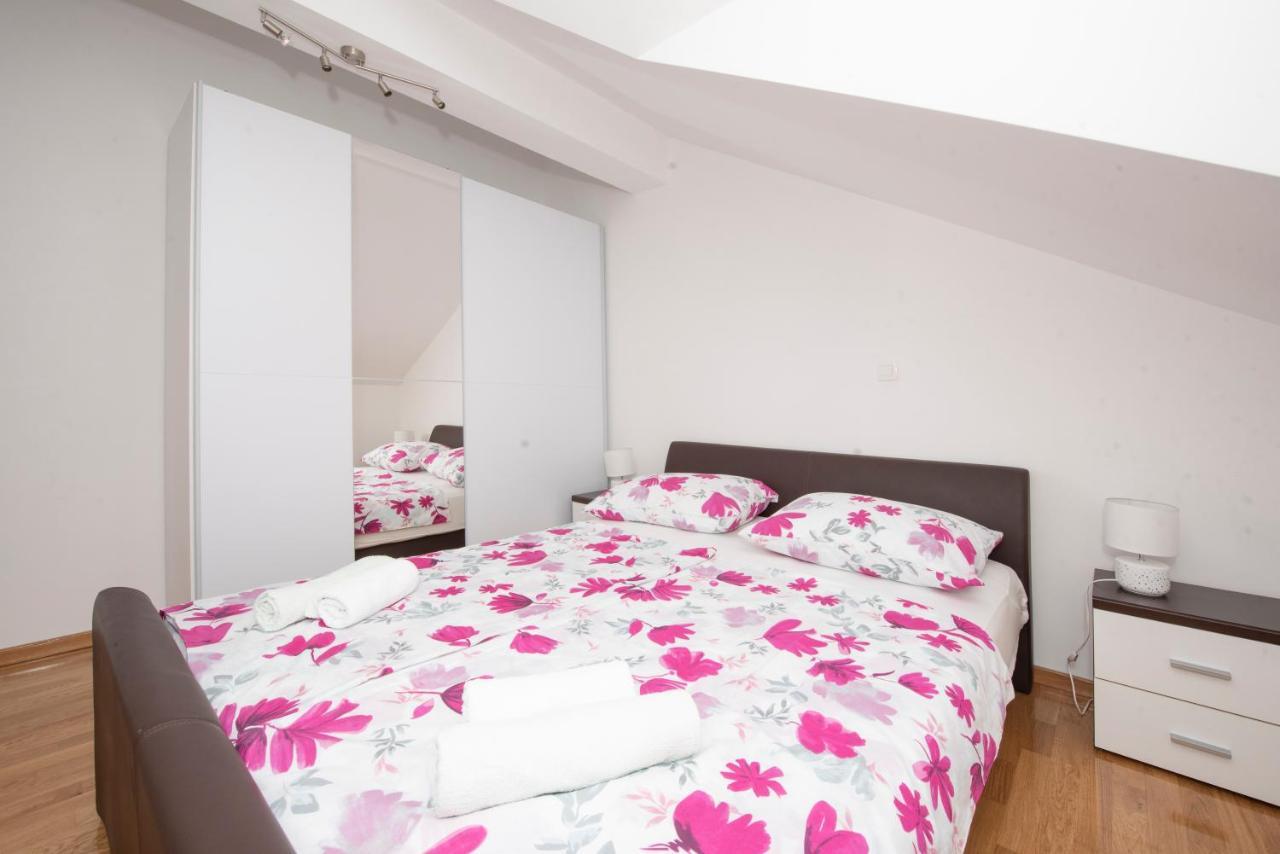 Sunny Attic Apartment With Balcony & Modern City Apartment With Outdoor Area, No Balcony Trogir Ngoại thất bức ảnh