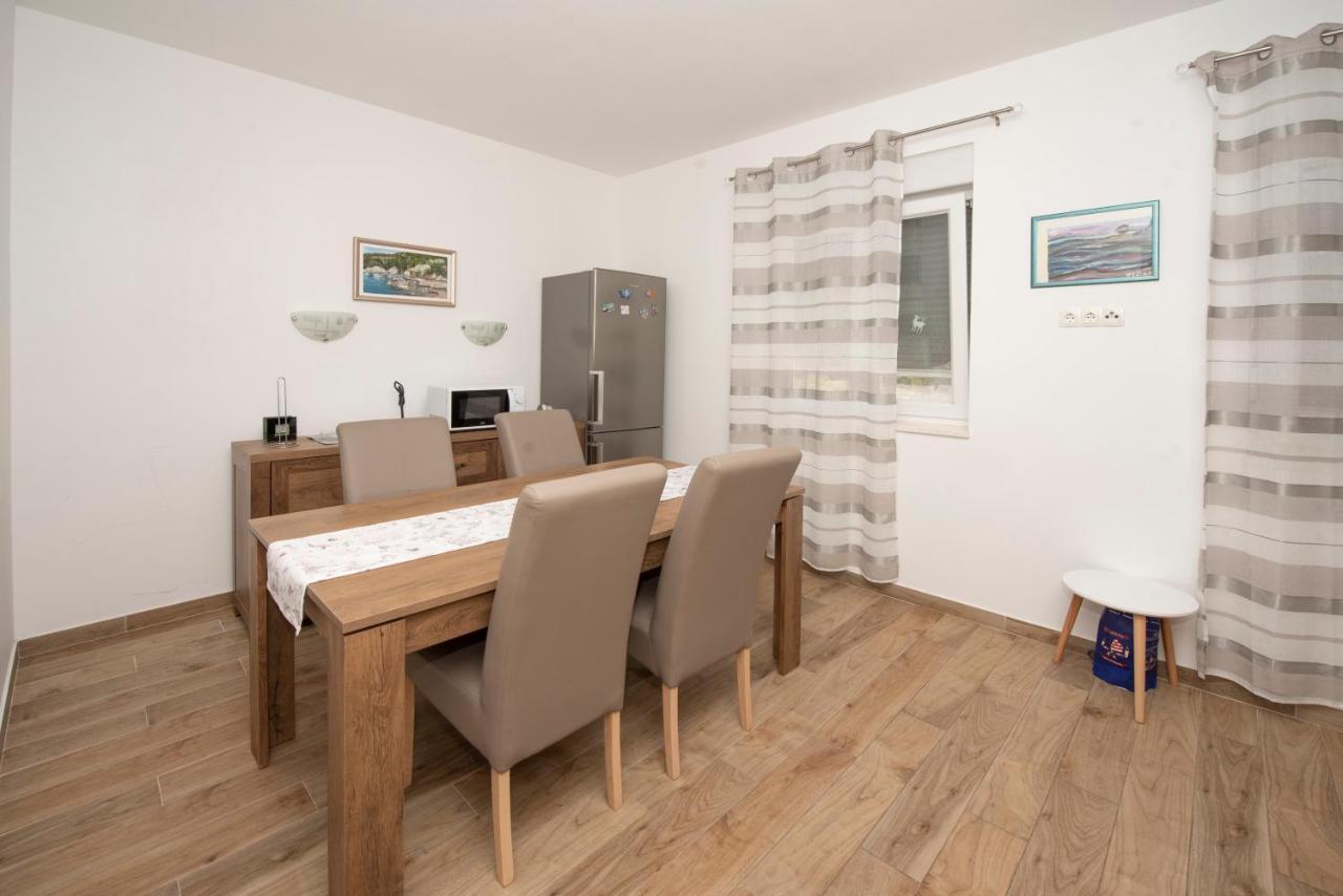 Sunny Attic Apartment With Balcony & Modern City Apartment With Outdoor Area, No Balcony Trogir Ngoại thất bức ảnh
