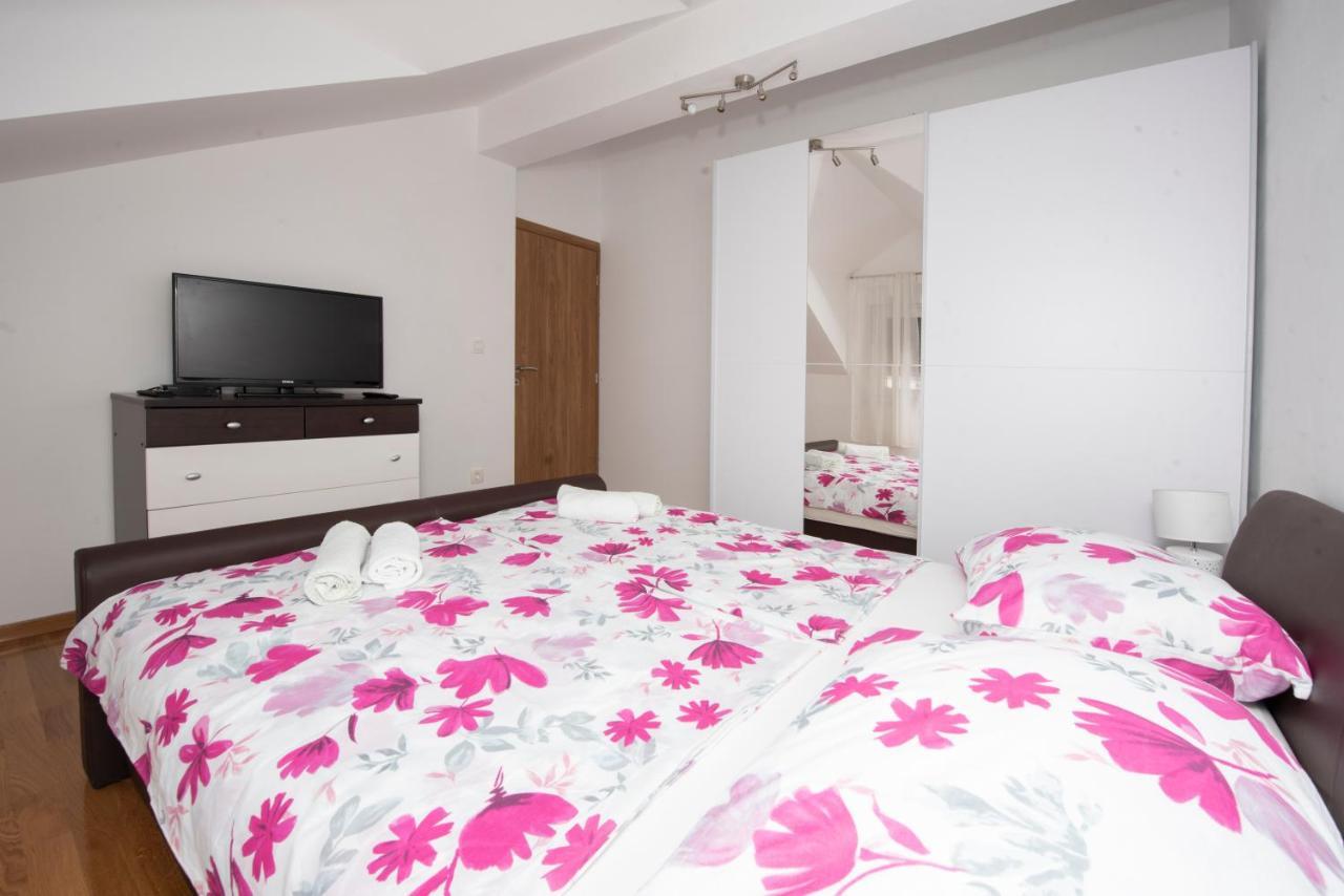 Sunny Attic Apartment With Balcony & Modern City Apartment With Outdoor Area, No Balcony Trogir Ngoại thất bức ảnh