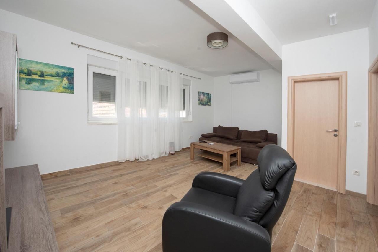 Sunny Attic Apartment With Balcony & Modern City Apartment With Outdoor Area, No Balcony Trogir Ngoại thất bức ảnh