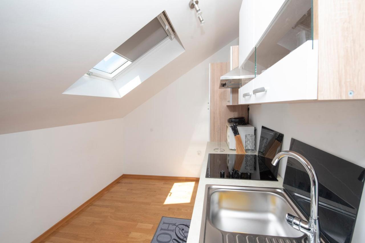 Sunny Attic Apartment With Balcony & Modern City Apartment With Outdoor Area, No Balcony Trogir Ngoại thất bức ảnh
