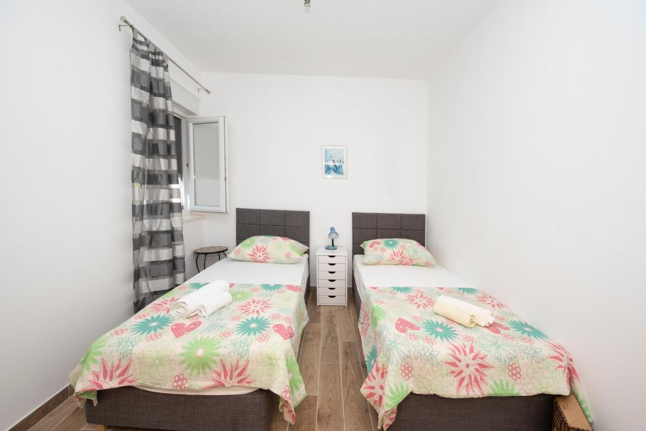 Sunny Attic Apartment With Balcony & Modern City Apartment With Outdoor Area, No Balcony Trogir Ngoại thất bức ảnh